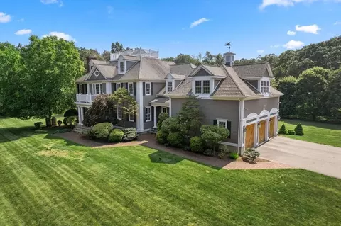 134 Lake St, Sherborn, MA 01770