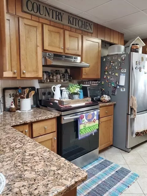 20 Baker St, Gardner, MA 01440 photo 4