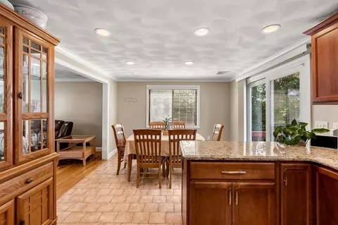 7 Oakridge Dr, Saugus, MA 01906 photo 13