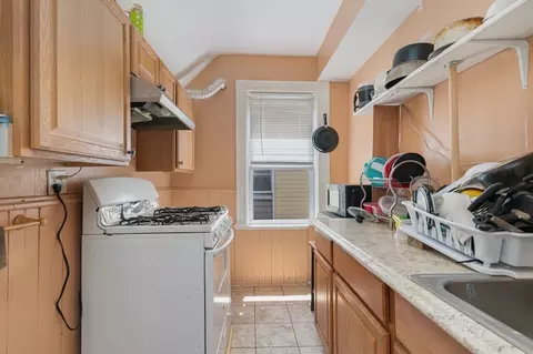 995 Social St, Woonsocket, RI 02895 photo 33
