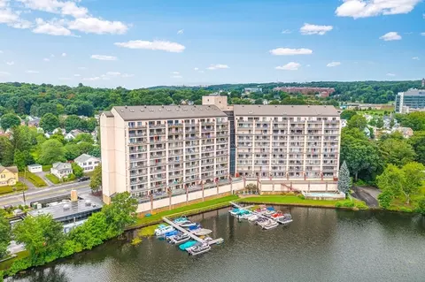 65 Lake Ave #821, Worcester, MA 01604