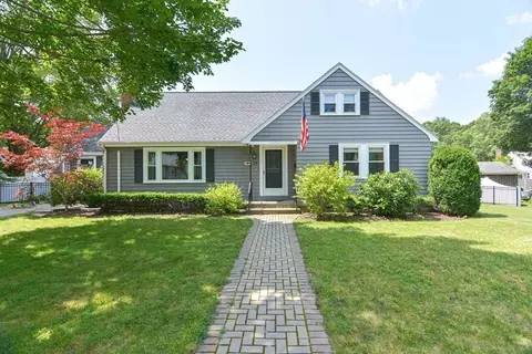 39 Edward Ave, Lynnfield, MA 01940