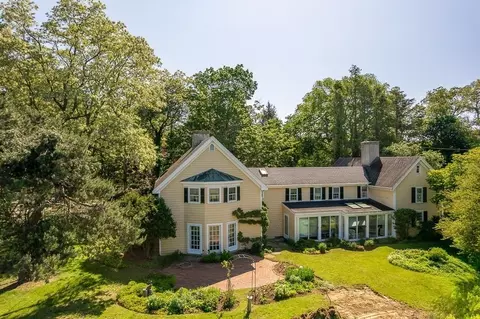 466 Bridge St, Hamilton, MA 01982
