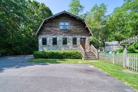 1 Great Hill Rd, Sandwich, MA 02563