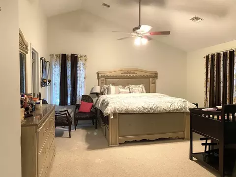 90 Pinecrest Dr, Springfield, MA 01118 photo 8
