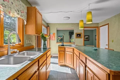 17 Laurin Ln, Easthampton, MA 01027 photo 9