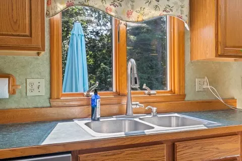 17 Laurin Ln, Easthampton, MA 01027 photo 10