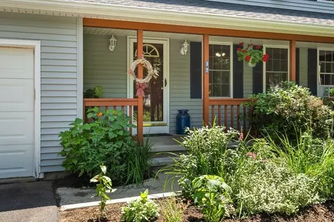 17 Laurin Ln, Easthampton, MA 01027 photo 4