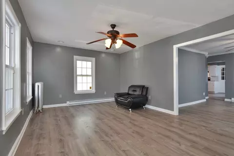 49 Beech St, Lowell, MA 01850 photo 9