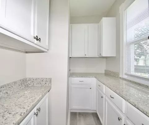 76 Mapledell St, Springfield, MA 01109 photo 9