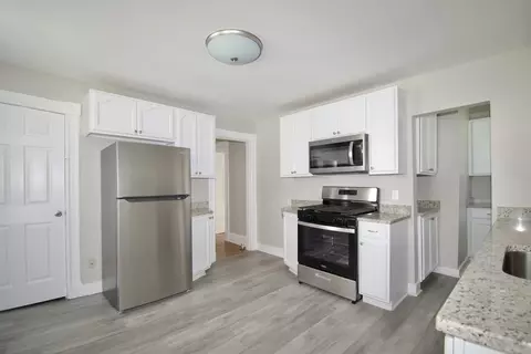 76 Mapledell St, Springfield, MA 01109 photo 6