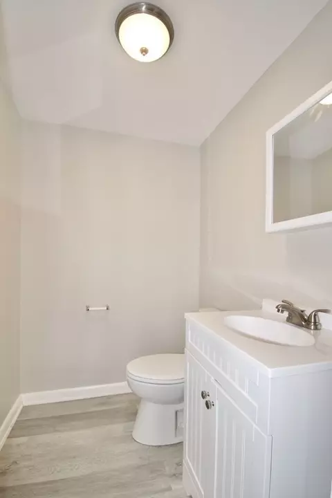 76 Mapledell St, Springfield, MA 01109 photo 18