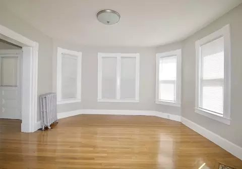 76 Mapledell St, Springfield, MA 01109 photo 13