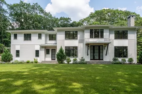 139 Hickory Rd, Weston, MA 02493