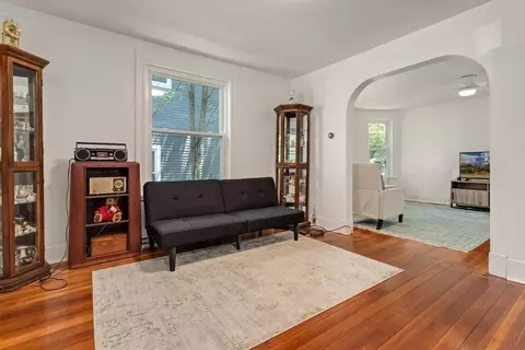 34 Eustis St, Saugus, MA 01906 photo 5