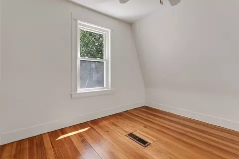 34 Eustis St, Saugus, MA 01906 photo 19