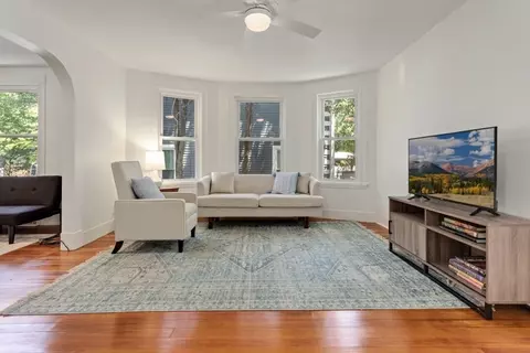 34 Eustis St, Saugus, MA 01906 photo 3