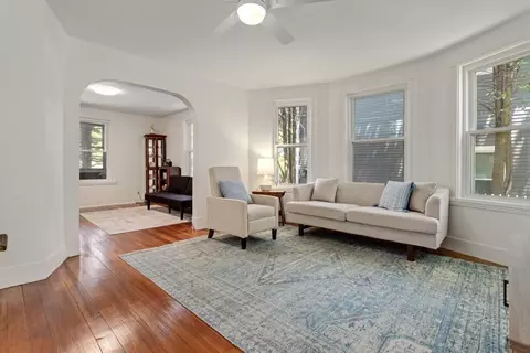 34 Eustis St, Saugus, MA 01906