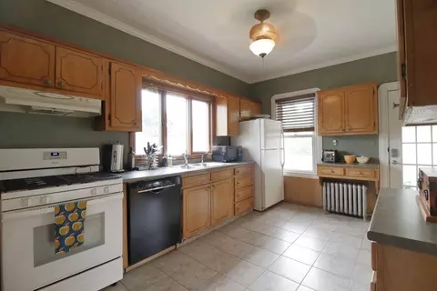 263 Newbury St, Fall River, MA 02720 photo 9