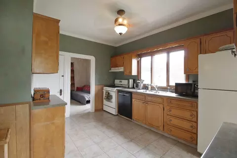 263 Newbury St, Fall River, MA 02720 photo 10