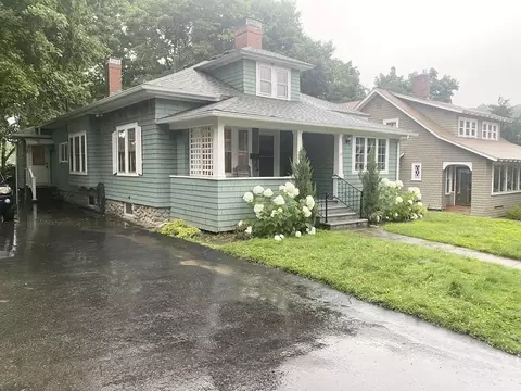 8 Iowa St, Worcester, MA 01602