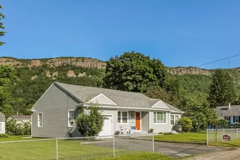 5 Plaza Ave, Easthampton, MA 01027 photo 14