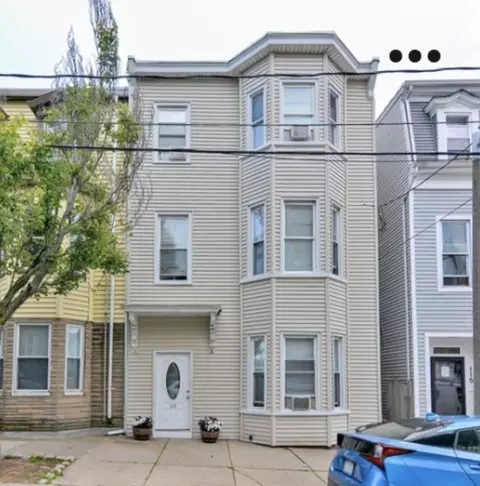 117 Eutaw St, Boston, MA 02128