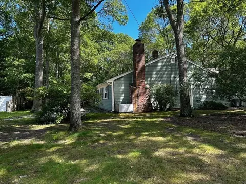 Exterior - 140 Thistle Dr, Barnstable, MA 02632 photo 9 of 11