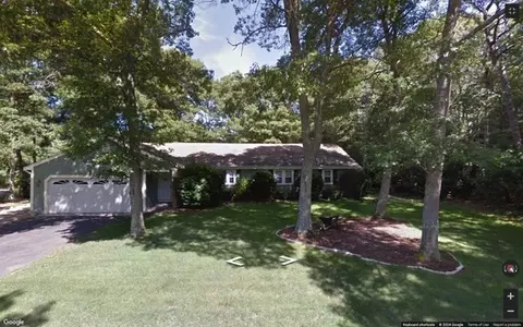 140 Thistle Dr, Barnstable, MA 02632