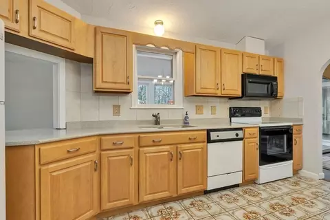 Kitchen - 140 Thistle Dr, Barnstable, MA 02632 photo 1 of 2