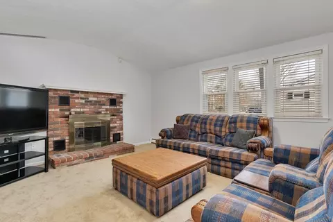 Living - 140 Thistle Dr, Barnstable, MA 02632 photo 4 of 6