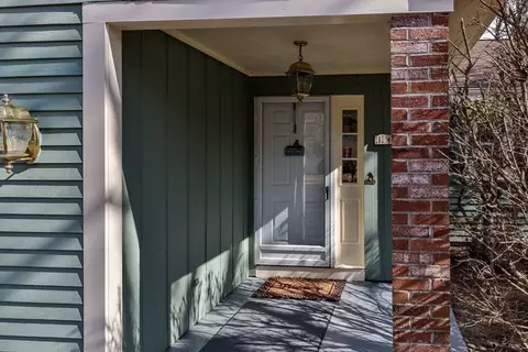 Exterior - 140 Thistle Dr, Barnstable, MA 02632 photo 3 of 11