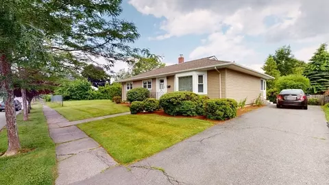 30 Tupelo Rd, Worcester, MA 01606 photo 2