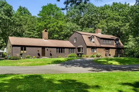 10 Beaver Pond Rd, Beverly, MA 01915