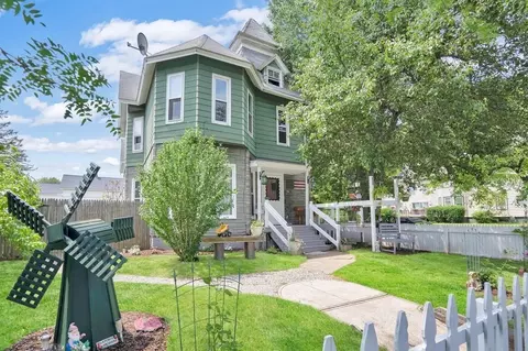 151 Pearl St, Holyoke, MA 01040