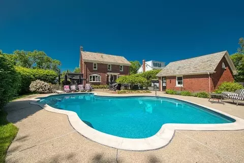 42 Thorny Lea Ter, Brockton, MA 02301