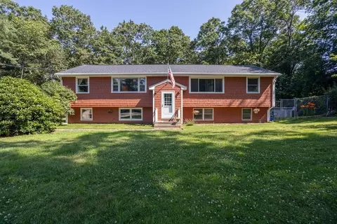3 Pineland Dr #3, Plainville, MA 02762