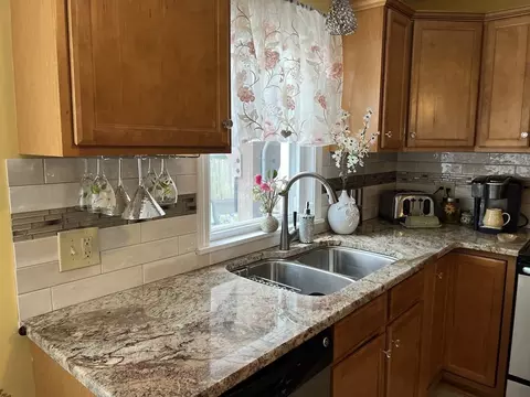 15 Conrad St, Chicopee, MA 01013 photo 8