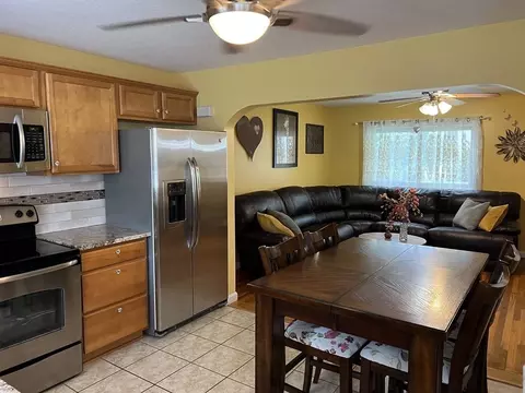 15 Conrad St, Chicopee, MA 01013 photo 9