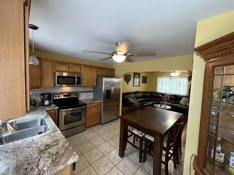 15 Conrad St, Chicopee, MA 01013 photo 10