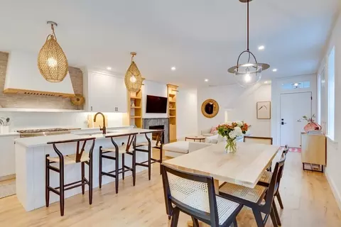 68 Middle St #1, Newburyport, MA 01950