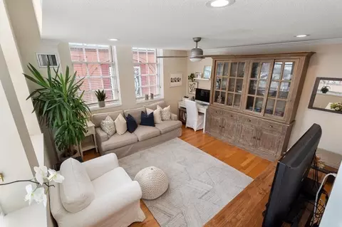 106 13th St #302, Boston, MA 02129
