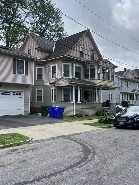 19 Ruskin St, Springfield, MA 01108