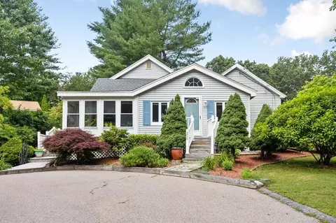 200 Trotting Park Rd, Lowell, MA 01854