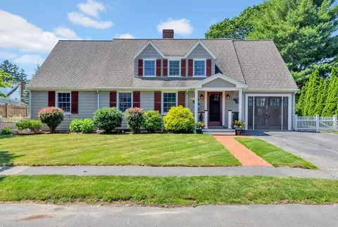 23 Leicester Rd, Marblehead, MA 01945