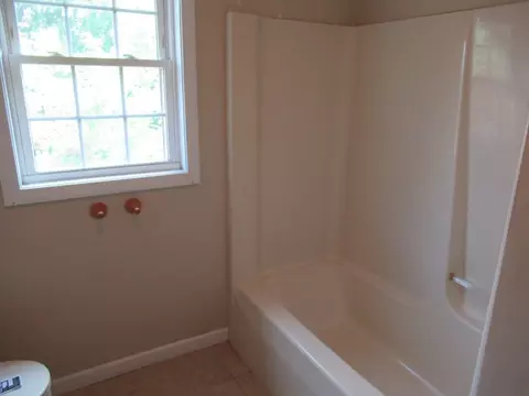 143 Draper St, Springfield, MA 01108 photo 11