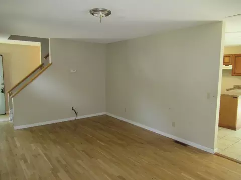 143 Draper St, Springfield, MA 01108 photo 3