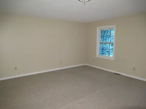 143 Draper St, Springfield, MA 01108 photo 7