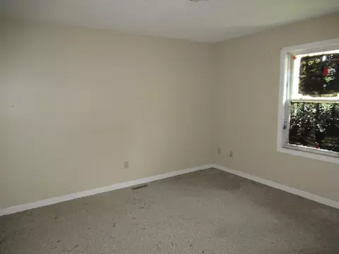 143 Draper St, Springfield, MA 01108 photo 15
