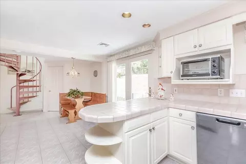 86 North St, Danvers, MA 01923 photo 10